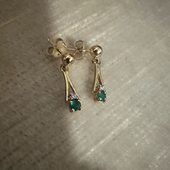 14K yellow gold Emerald diamond earrings